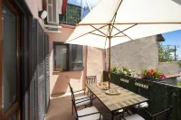 THE ARCH AMONG PATHS between Amalfi, Sorrento, Positano and Pompeii
