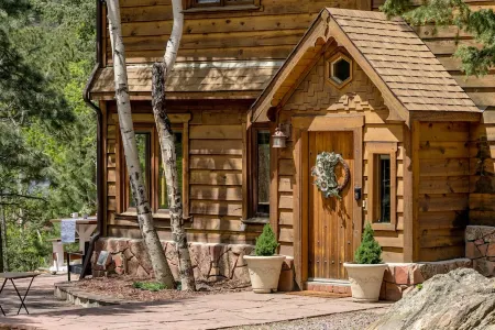 The Evergreen Castle - Sauna, Trails, Lake, Nature