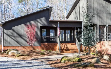 Tranquil, Peaceful Riverhouse in Monroe GA; Close to Athens!