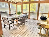 Private Forest Road to Upscale Lodge w/ Hot Tub, Sauna, Golf Cart, Bocci Court