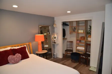 Luxury Lakefront MS Corporate Apartment with Boat Slip & Lift Included. Eagles! Отели рядом с достопримечательностью «JG Redmond II»