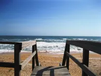 Luxurious, peaceful beachfront condo minutes from St Augustine and Daytona Beach