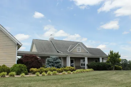 Quiet, Spacious House Close to Sml and Liberty University Отели в г. Монета