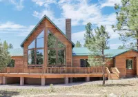 The EXECUTIVE LEVEL retreat for families and outdoor lovers in Happy Jack, AZ! Hotels near Meteor Crater Natural Landmark