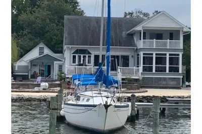 Annapolis Waterfront Oasis with Pool, Hot Tub & Piers with L2 EV Charger Отели рядом с достопримечательностью «Томас Пойнт Шол»