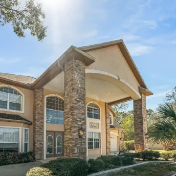 5 bedrm Paradise w/ your own POOL + LAZY RIVER