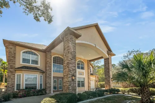 5 bedrm Paradise w/ your own POOL + LAZY RIVER