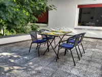 Spacious apartment in a small 50s villa with large garden and fireplace Hotels in Langen