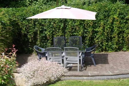 Spacious modern 3 bedroomed bungalow, close to beaches and coast path