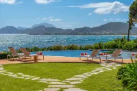 Koi Resort Saint Kitts, Curio Collection by Hilton - Uima-altaat