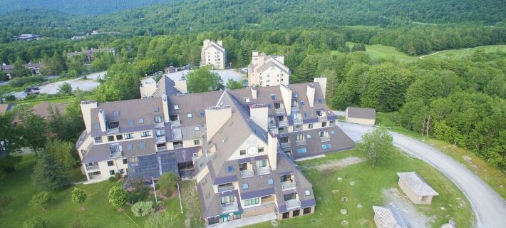 Relaxing Mountain Condo Steps from Killington Resort; Views, Pool & Shuttle! Hotels in Killington