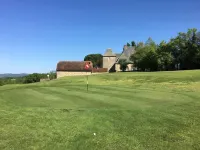 Charming 2 bedroom cottage surrounded by nature, pool and games room access