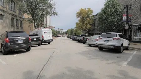 Luxury Boutique Style 1 Bdrm Condo in Downtown Location Отели в г. Де-Калб