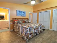 Off the beaten path in one of Islamorada’s hidden gem of a community Hotel in zona Fiesta Key RV Resort and Marina