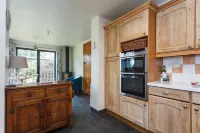 Romantic Forest Cottage with private garden, dog friendly, forest views from bed