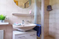 Stilvoll Eingerichtete Ferienwohnung mit Gehobener Ausstattung & Sonnenterrasse Отели в г. Wangen im Allgau
