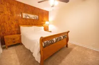 4 minutes to World Equestrian Center! Family sized cozy house for equestrians. Hotel dekat Adena Club