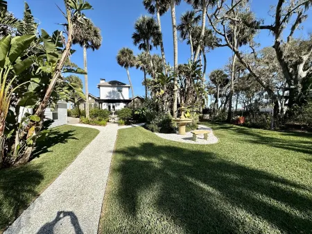 Otium Villa - Waterfront, intercoastal villa with a Spa-like feel.