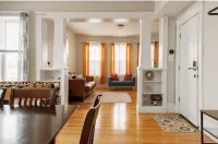 Large 3BR APT w/ enclosed front porch Close to Polar Park, palladium, WPI, DCU Các khách sạn gần HHiL Studios