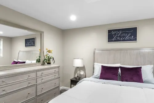 Modern 1-BR Apartment