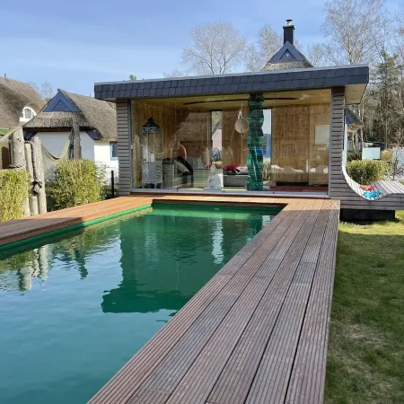 Thatched cottage for 8 people with an outdoor pool, near the beach & forest, sauna