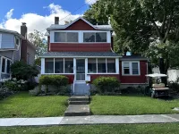 Spacious 5 Bedroom House On Double Lot In Lakeside One Block From The Lake! Hotele w: Marblehead