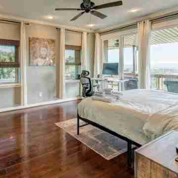 Modern Farmhouse w/ Hill Country Views, EV, Wineries, Large Patio Rooms