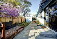 Heart of Wine Country, Cute Cottage w/Hot Tub Hotels in Windsor