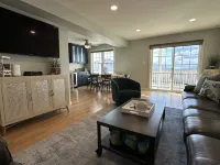 Salty Dog: South End Sunsets - Dog Friendly 2 Short Blocks to 42nd Street Beach