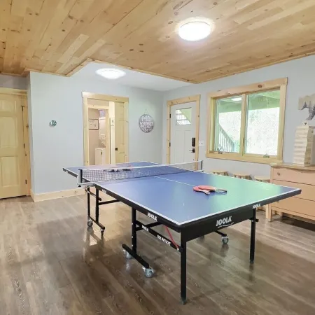 The Pines on Maples~ Hot Tub ~ Fire Pit & Indoor Fireplace - Game Room