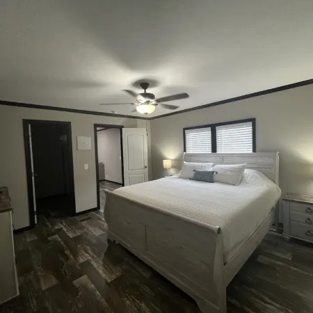 Beautiful Smith lake Home on a lazy sloping lot!!! No Stairs to the water!!!