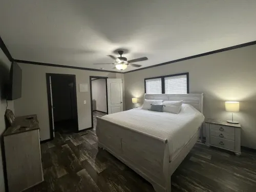 Beautiful Smith lake Home on a lazy sloping lot!!! No Stairs to the water!!!