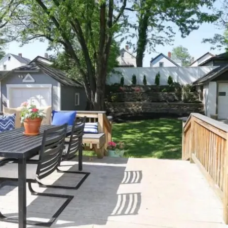 Oakley Square 3Br Charmer - Total Walkability 3 Bedroom Home by RedAwning