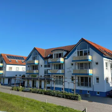 Directly on the Baltic Sea beach - a high-quality furnished vacation apartment