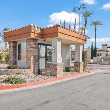 Cozy Casita in Enjoyable Coachella with AC, Fitness Room, WiFi, Peacefulness…