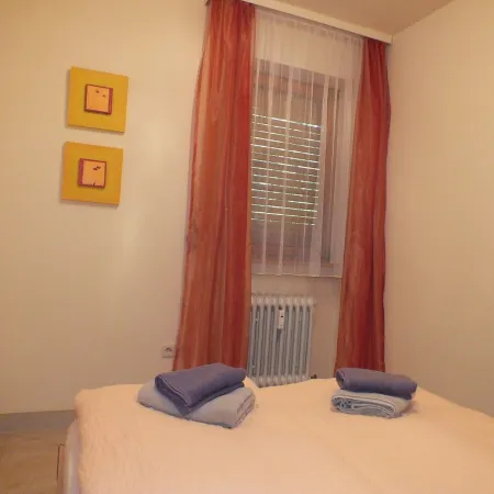 Lovely, quiet 4-star apartment for two - close to village and lake - Wi-Fi