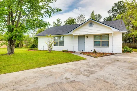 Stylish Family Friendly Bungalow, Tvs, Royal Beds