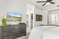 The Sunseeker near downtown Gilbert w/optional heated pool