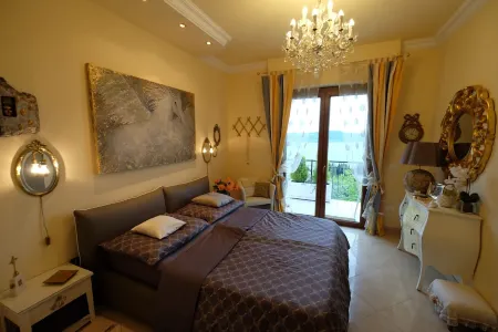 Luxury living on 100m2 with a magnificent view of Lake Garda - golf and biker paradise Отели рядом с достопримечательностью «Campeggio Maderno Di Avanzi Roberto»