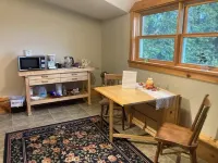 Lovely apartment with WiFi in charming Lyndonville.