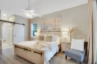 Heated Saltwater Pool Spa Game Room - Family friendly Tropical Oasis!