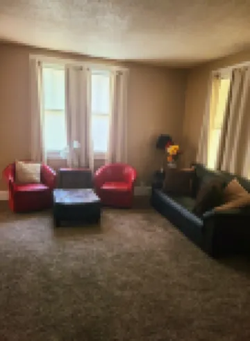 Relax Inn this Knotty & Nice entire Home