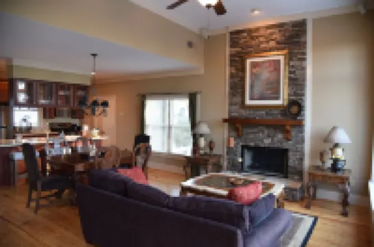 Big Canoe Mountain Home Near Golf, Lakes & Hiking Trails