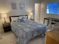 Naples-Vanderbilt beach house <1 mile to beach