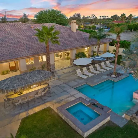 Luxurious 5BR Vacation Rental Indio, Pool Spa 1+ Acre Oasis, Walk to Festivals