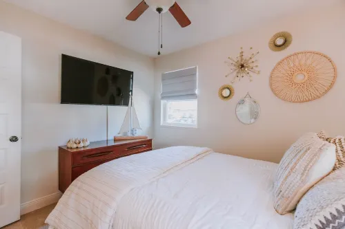 Coastal Charm - close to the beach & downtown Ocean Springs! With golf cart!!!