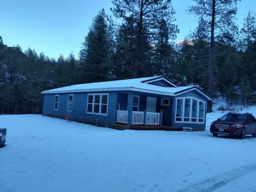 New home on acreage, motorhome hookup, 4 miles from free boat ramp...