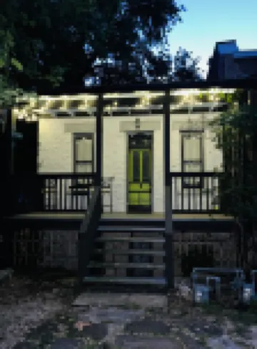 UP ON MAIN - a charming historic apartment in the heart of Eureka Springs