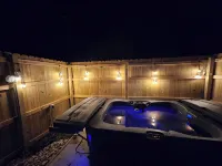 Cute little costal cabin.  One mile from Lake Tenkiller.  Private Spa/Hot Tub Hotels in Cherokee County