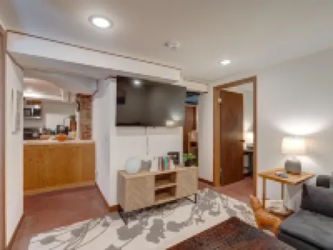 Paoli Den - Renovated Flat! Hotels in Verona